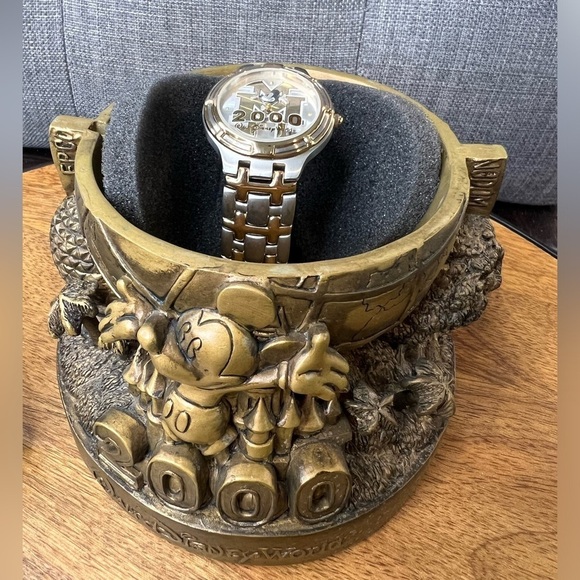 T22. RARE‼️‼️ Walt Disney World 2000 Ltd Ed 980/5000 Watch and Globe NEW - Picture 3 of 6